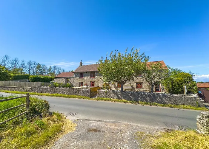 Spacious-Rustic Cottage-Dog Friendly-W Log Burner
