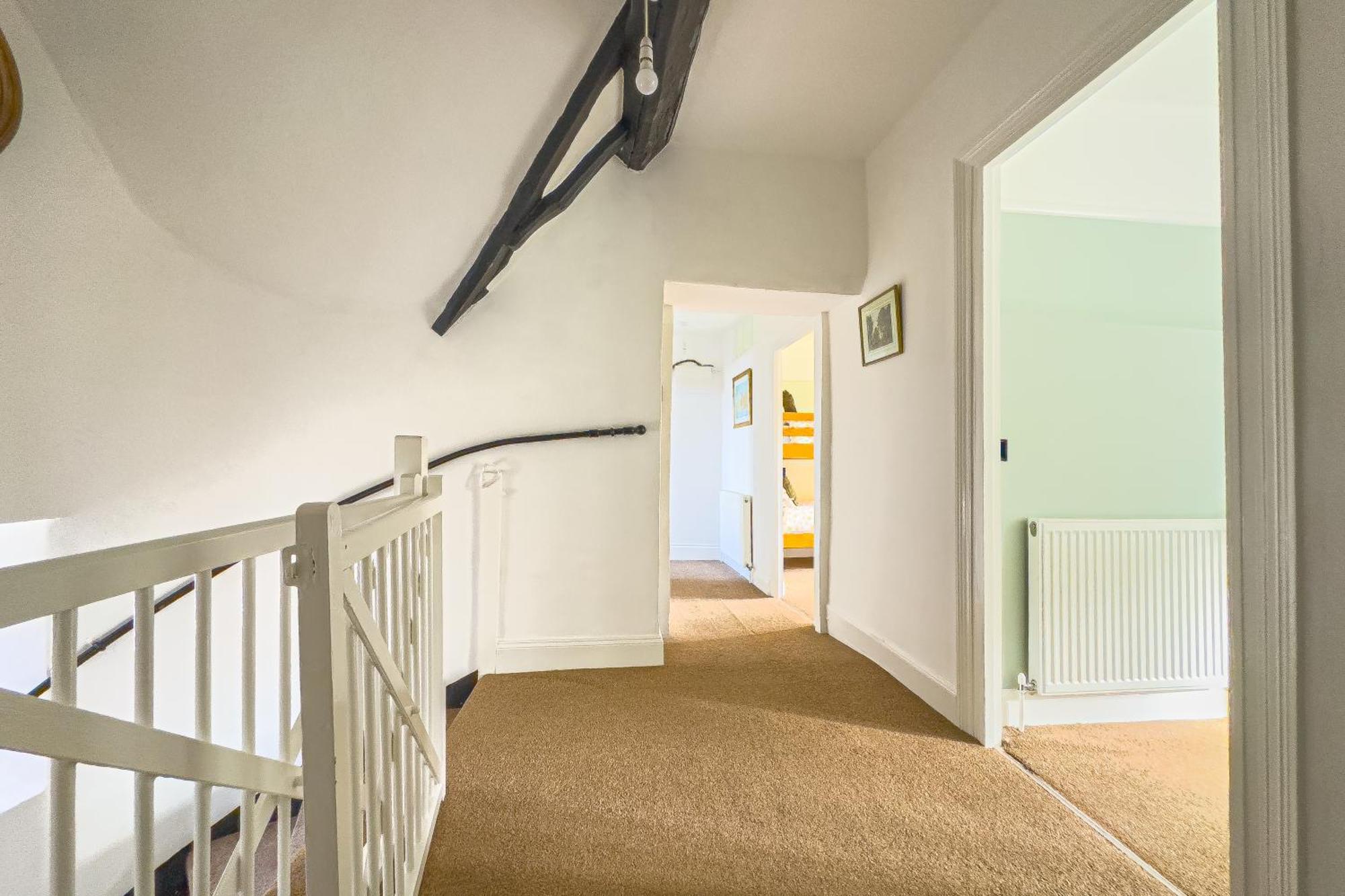 Spacious-rustic Cottage-dog Friendly-w Log Burner Holiday home Worle